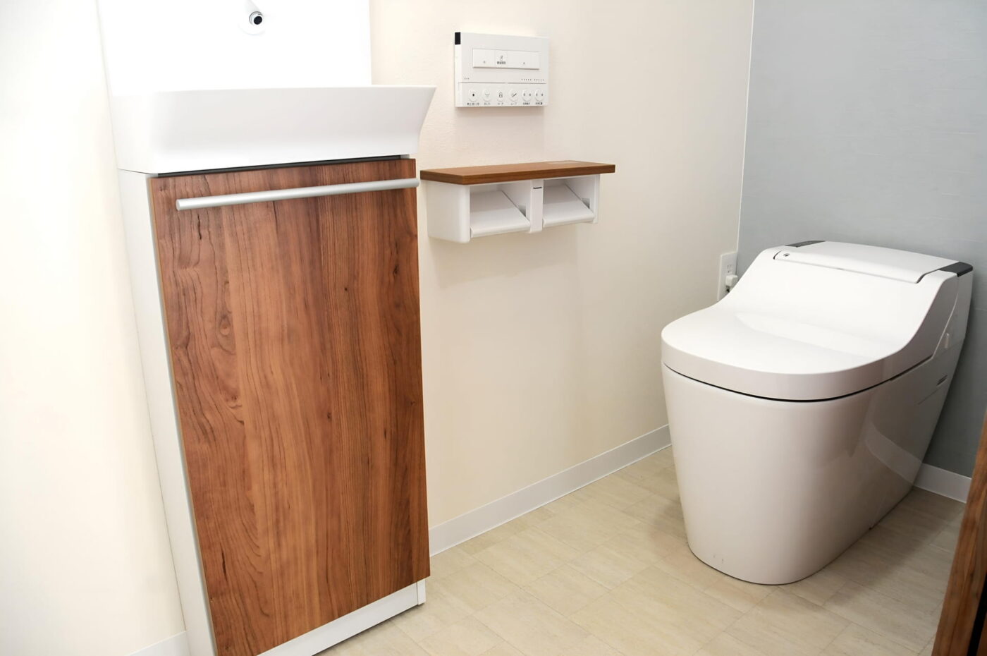 タンクレストイレ