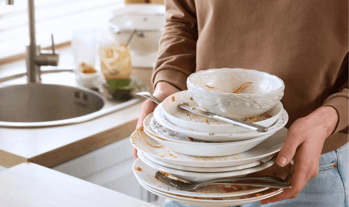 キッチンの洗い物の画像